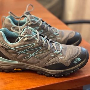 North Face Hedgehog Fastpack GTX hiking shoe- size 9